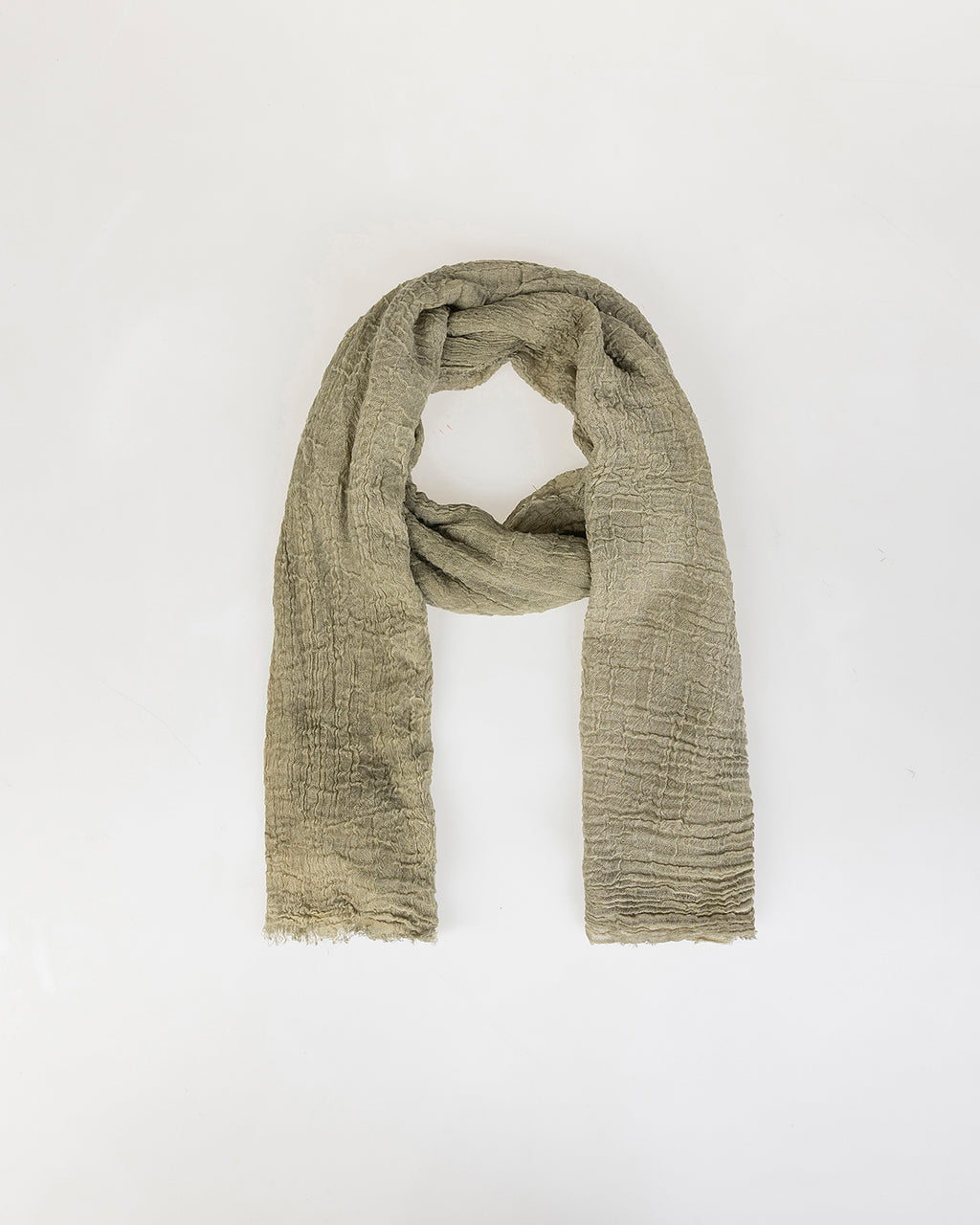 Basic wrinkled effect scarf