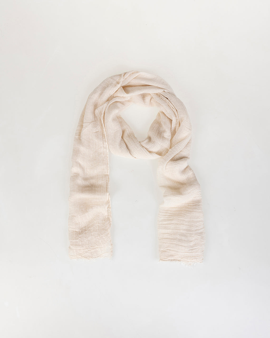 Basic wrinkled effect scarf