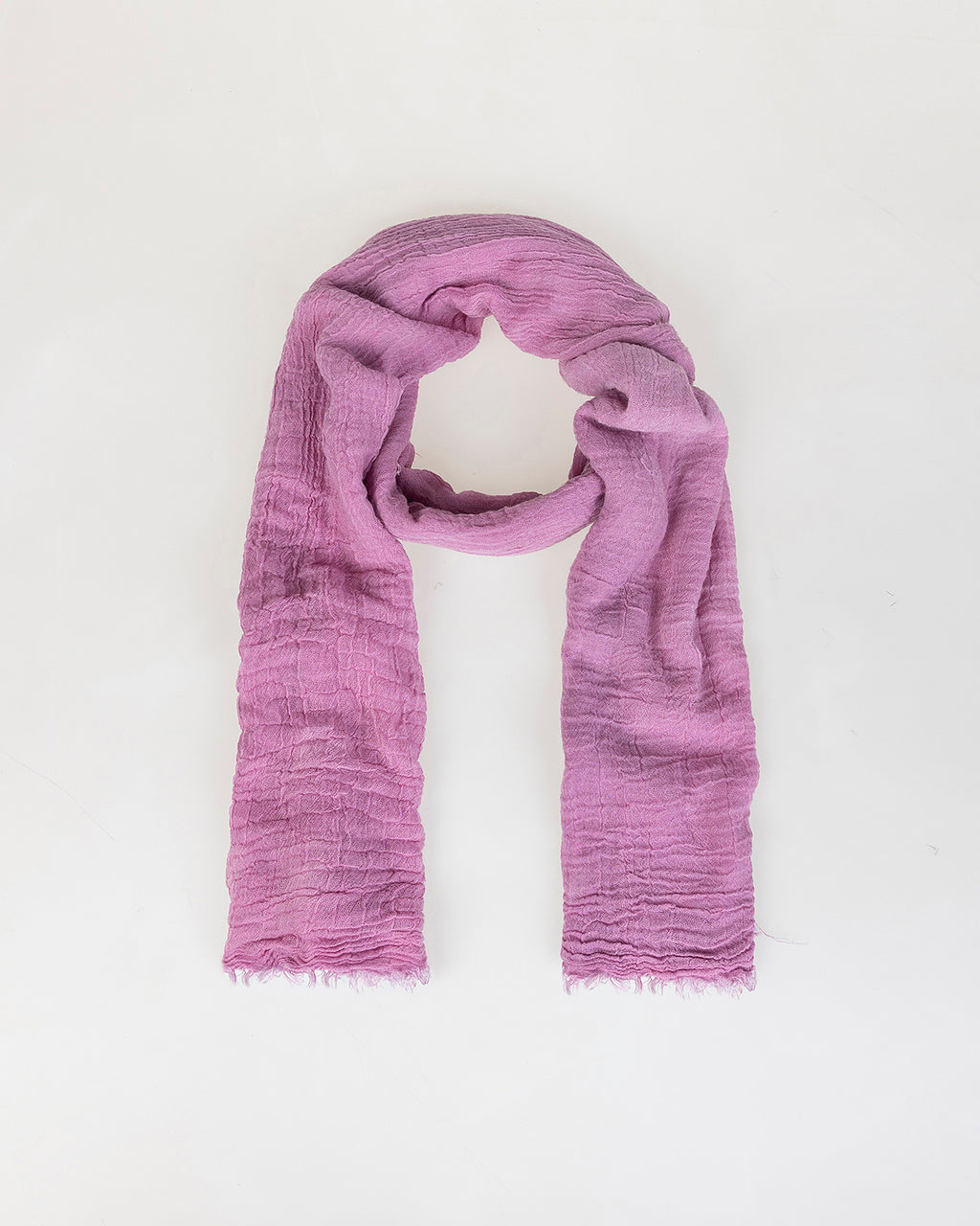 Basic wrinkled effect scarf