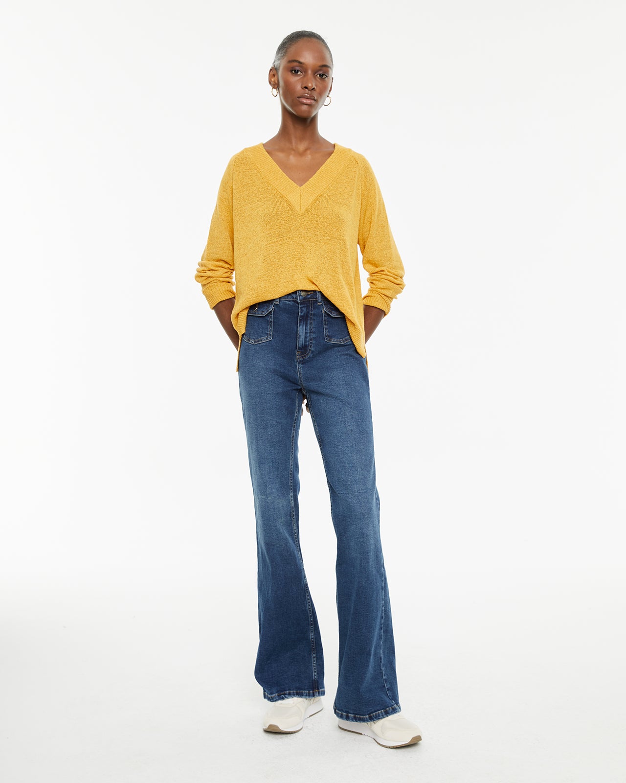 Jean coupe évasée avec détail taille mi-haute et poches avant