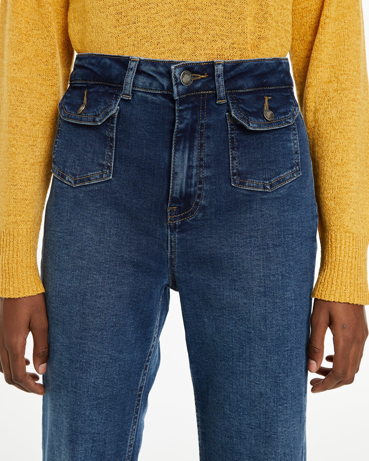 Jean coupe évasée avec détail taille mi-haute et poches avant