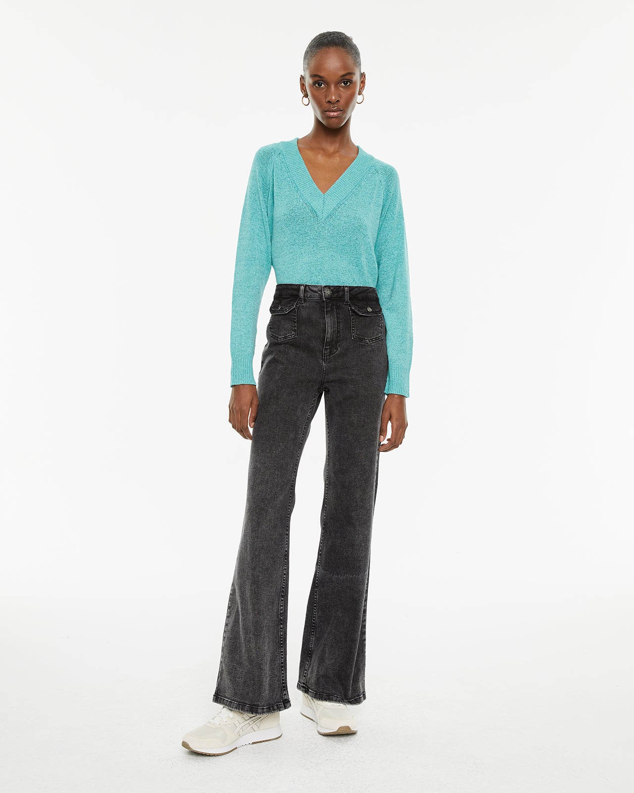 Jean coupe évasée avec détail taille mi-haute et poches avant