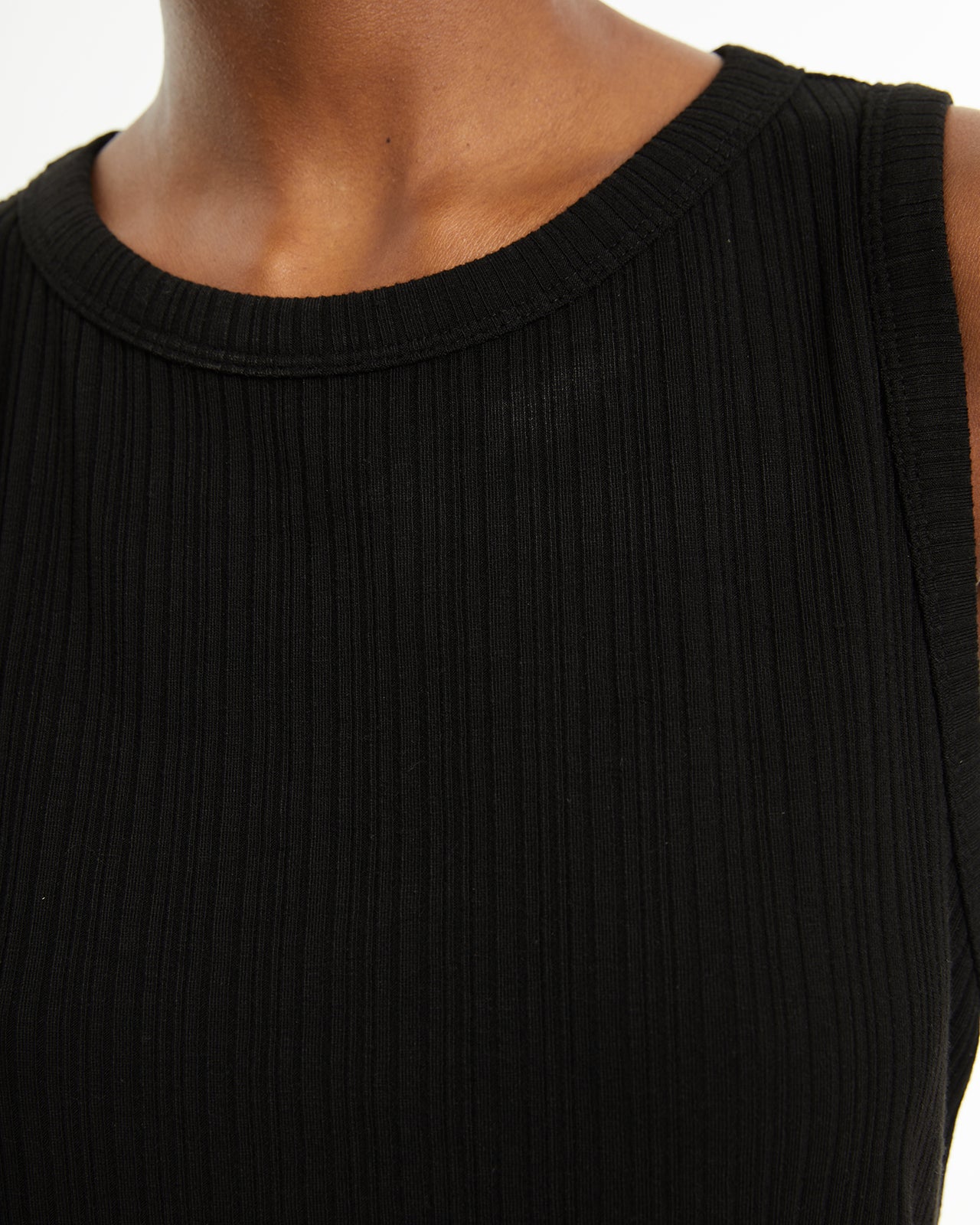 Haut ajusté sans manches à col licou