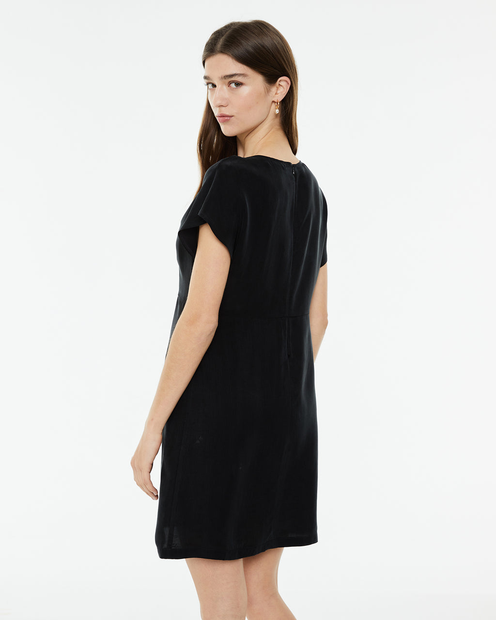 Vestido corto de cupro con tirante ancho