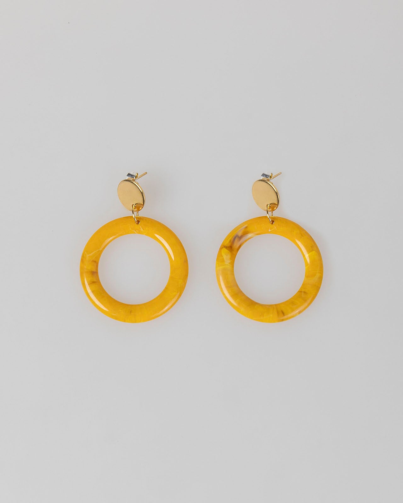 Pendientes amarillos