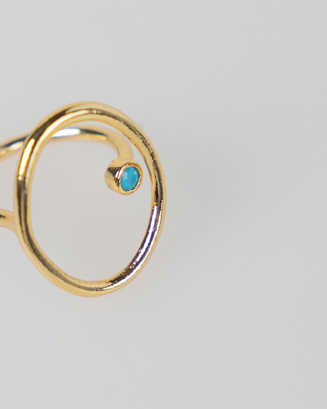 Anillo con detalle de turquesa