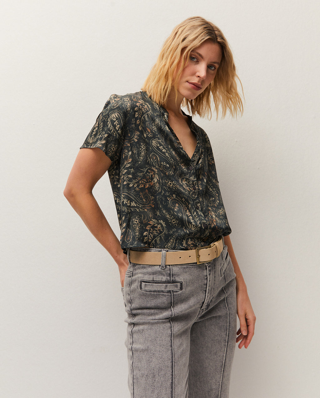 Camisa estampada escote mao