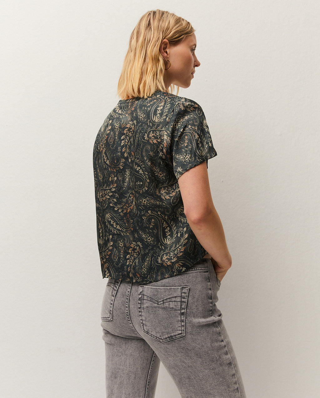 Camisa estampada escote mao