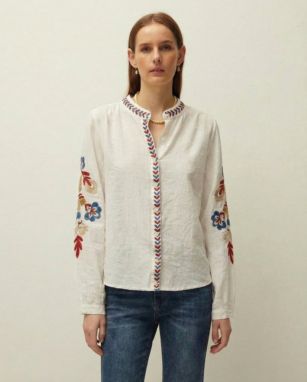 Chemise brodée col mao
