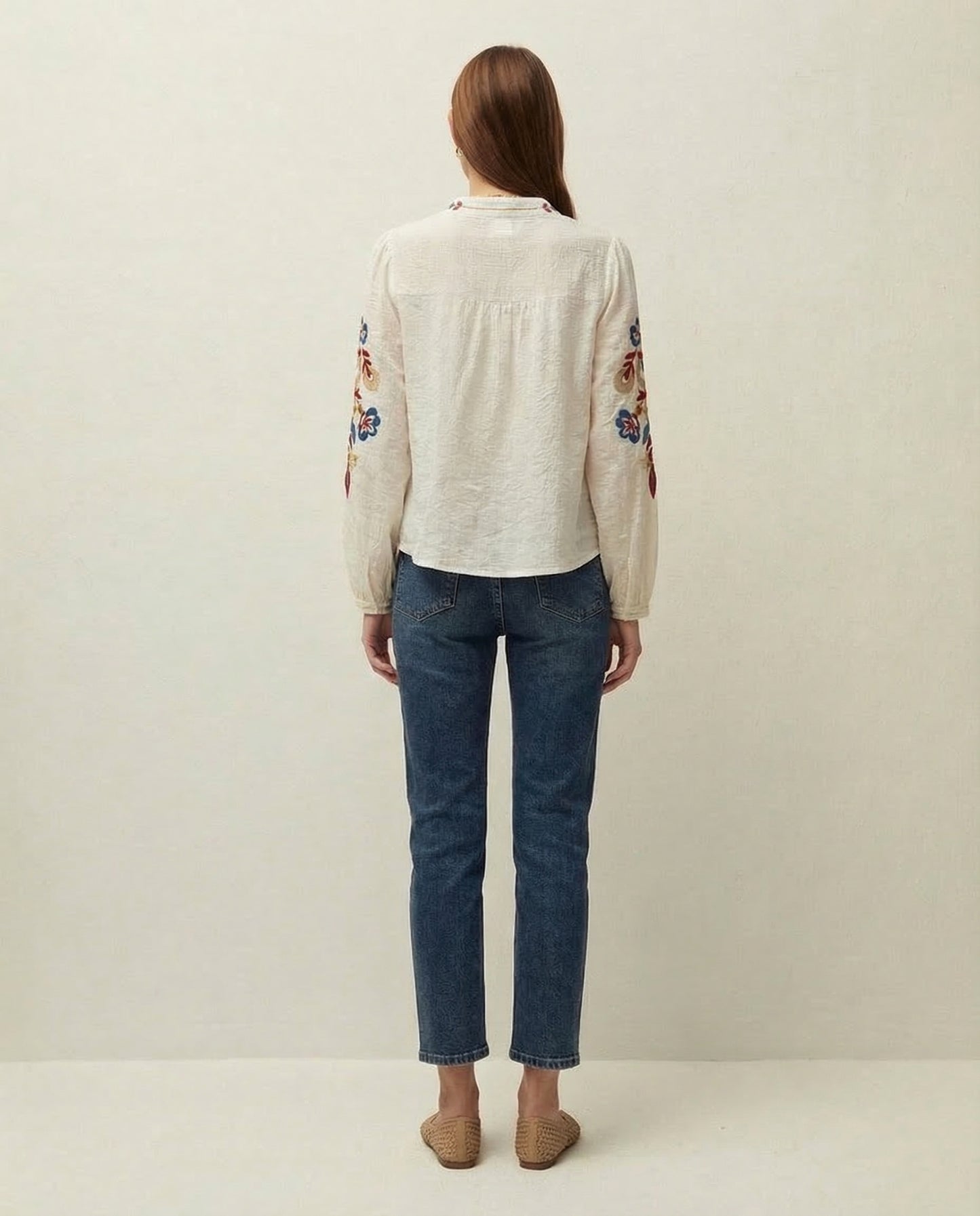 Chemise brodée col mao
