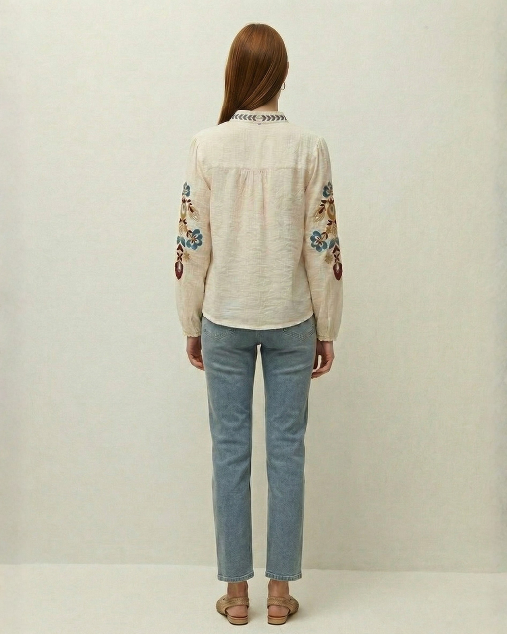 Camisa bordada cuello mao