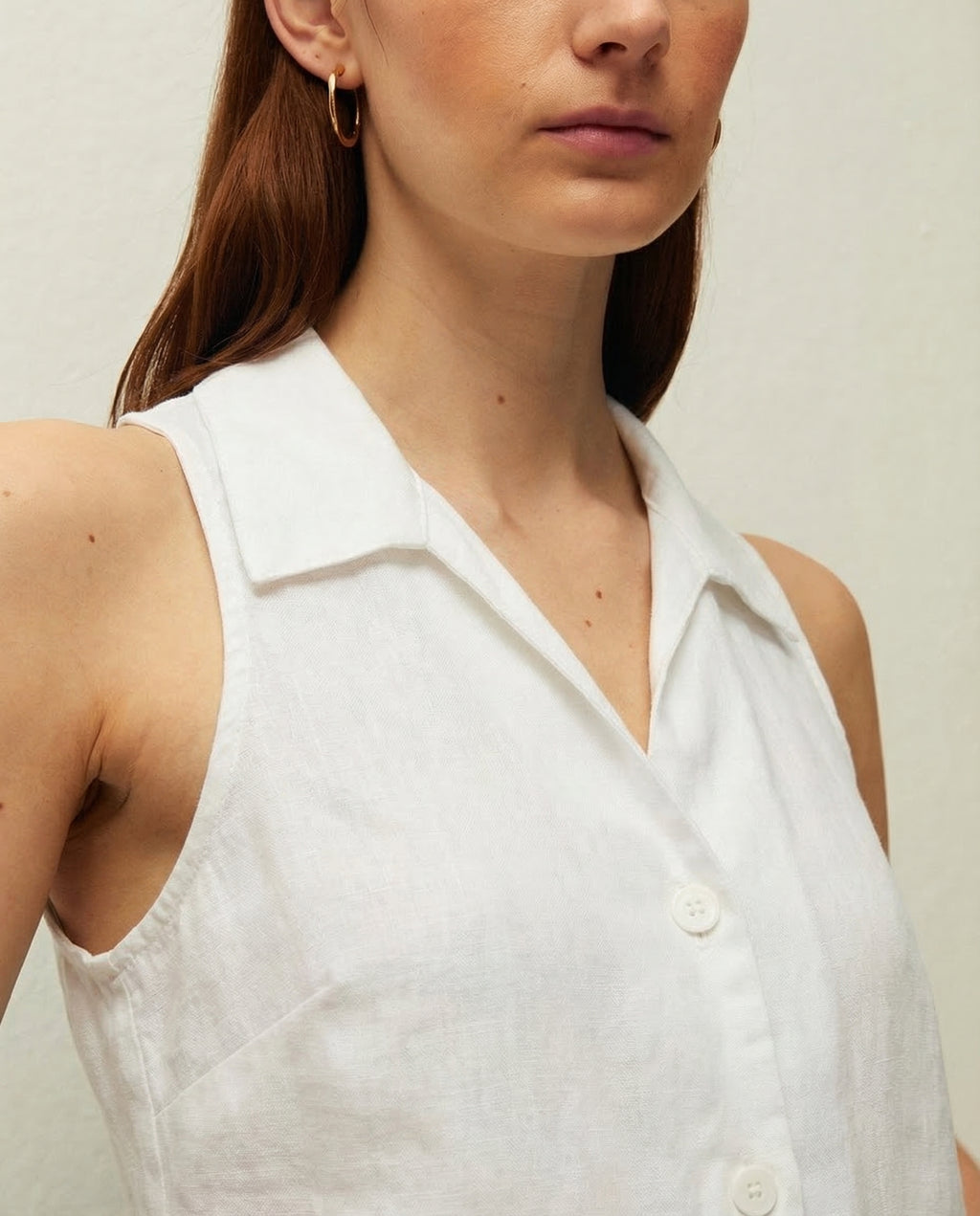 Chaleco lino cuello camisero