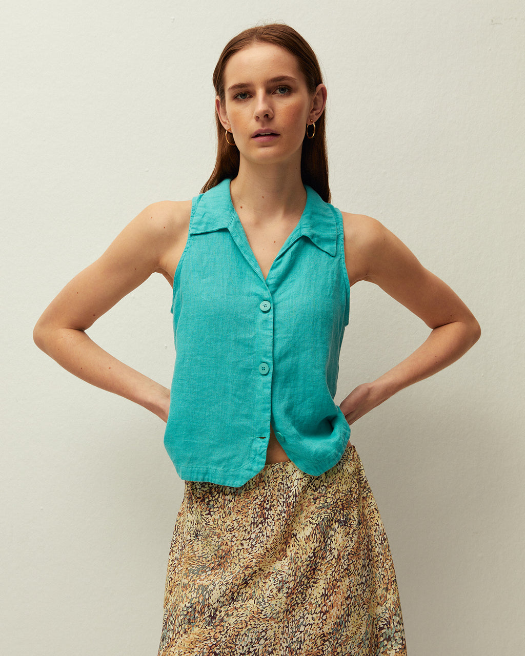 Chaleco lino cuello camisero