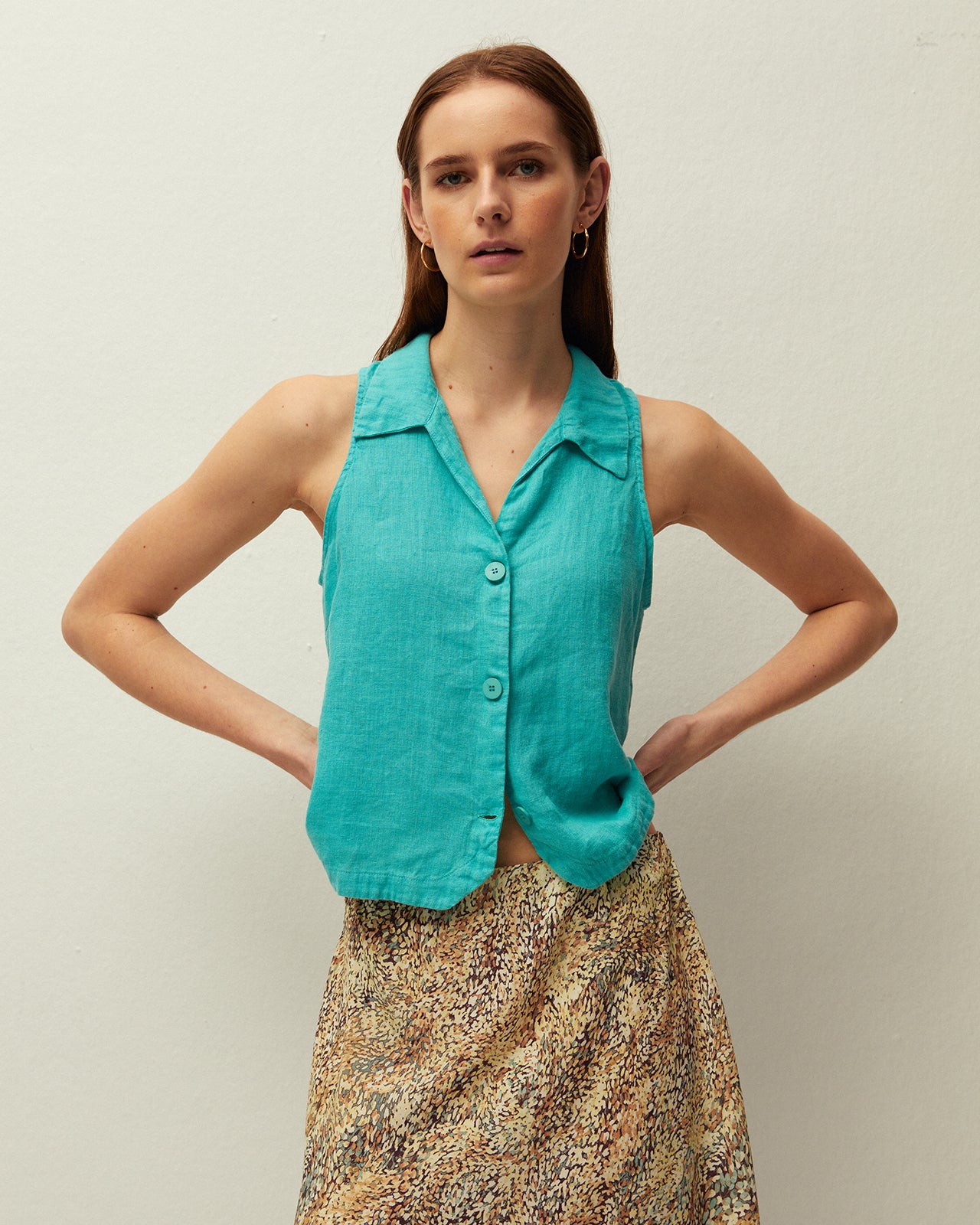 Chaleco lino cuello camisero