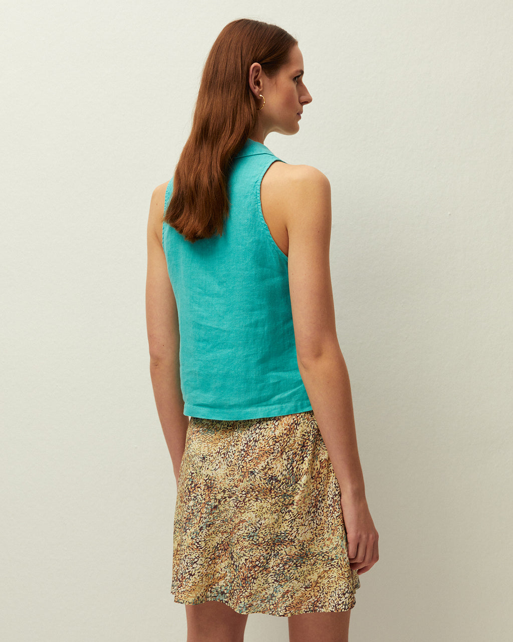 Chaleco lino cuello camisero