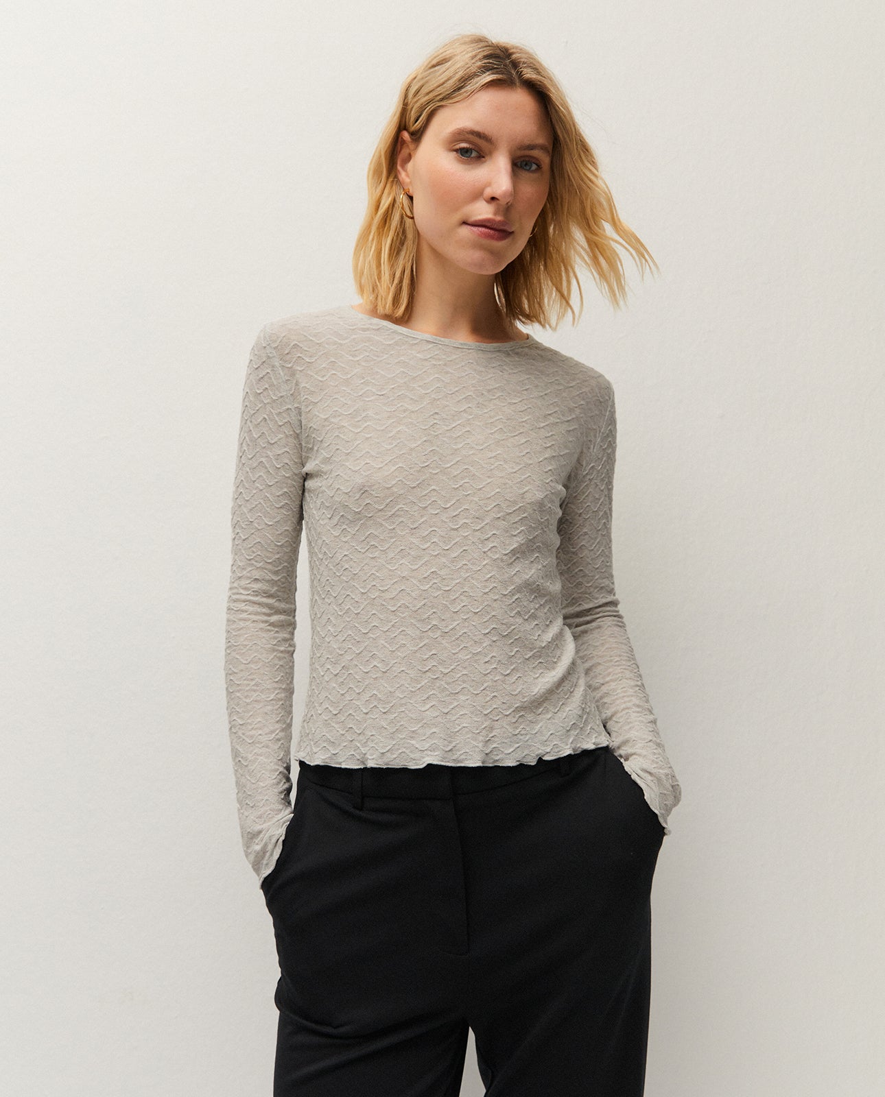 Camiseta abertura con textura