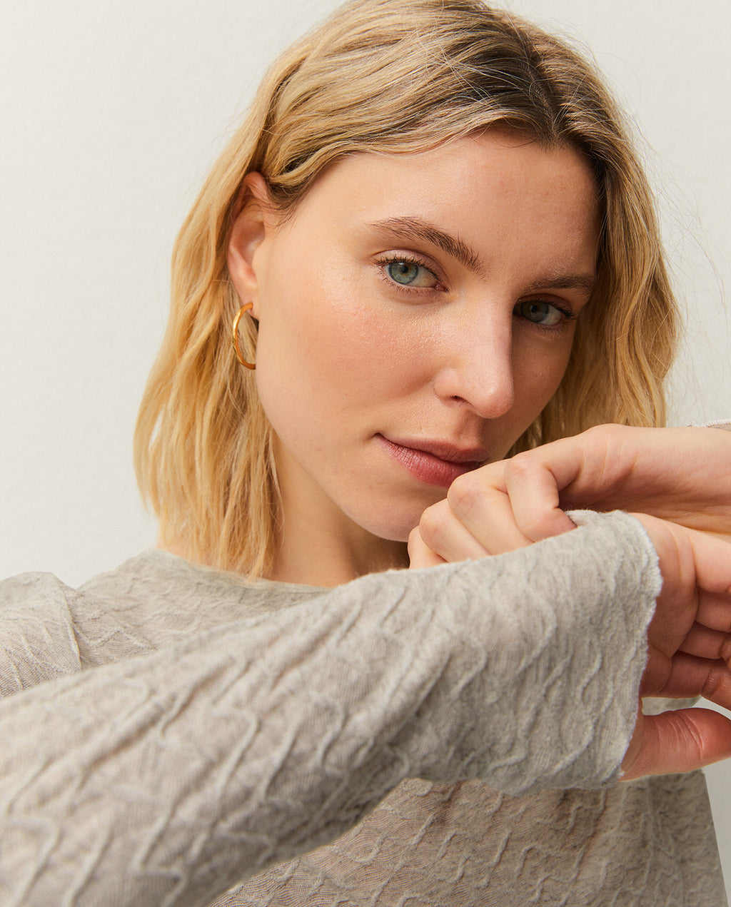 Camiseta abertura con textura