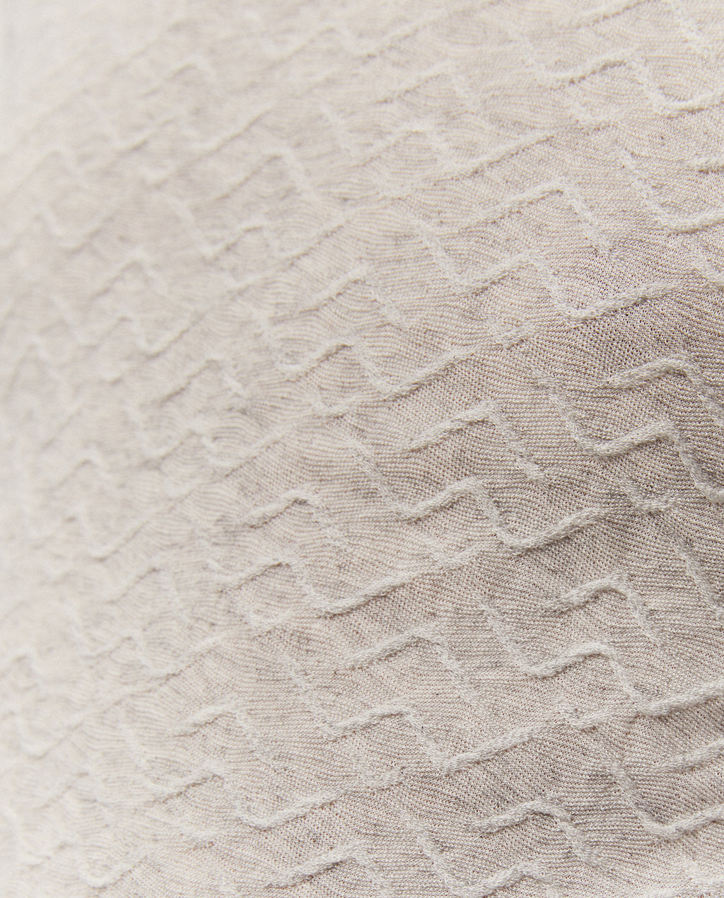 Camiseta abertura con textura