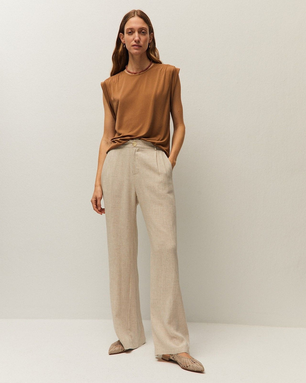 Camiseta modal con detalle en el hombro