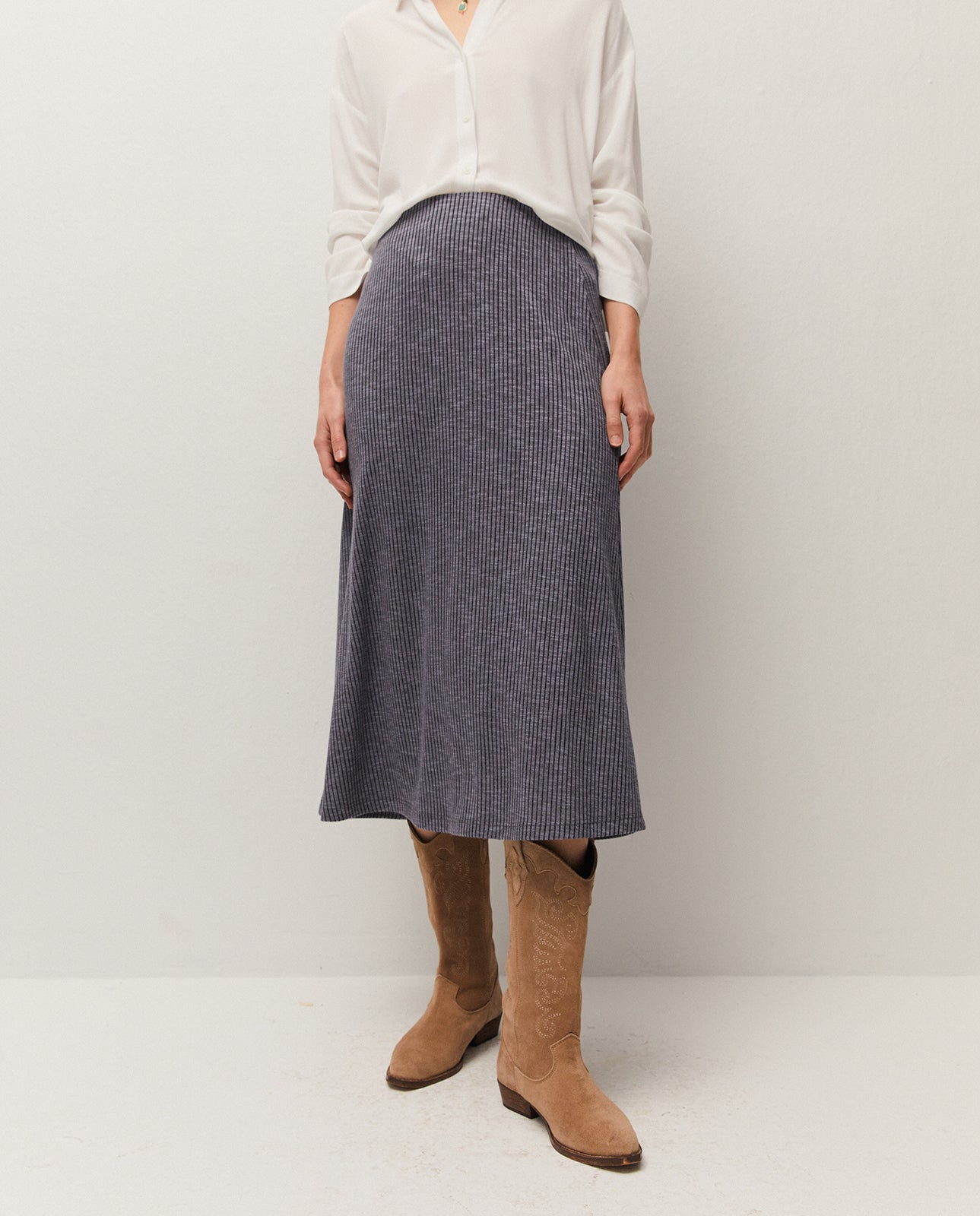 Falda canalé con goma en la cintura