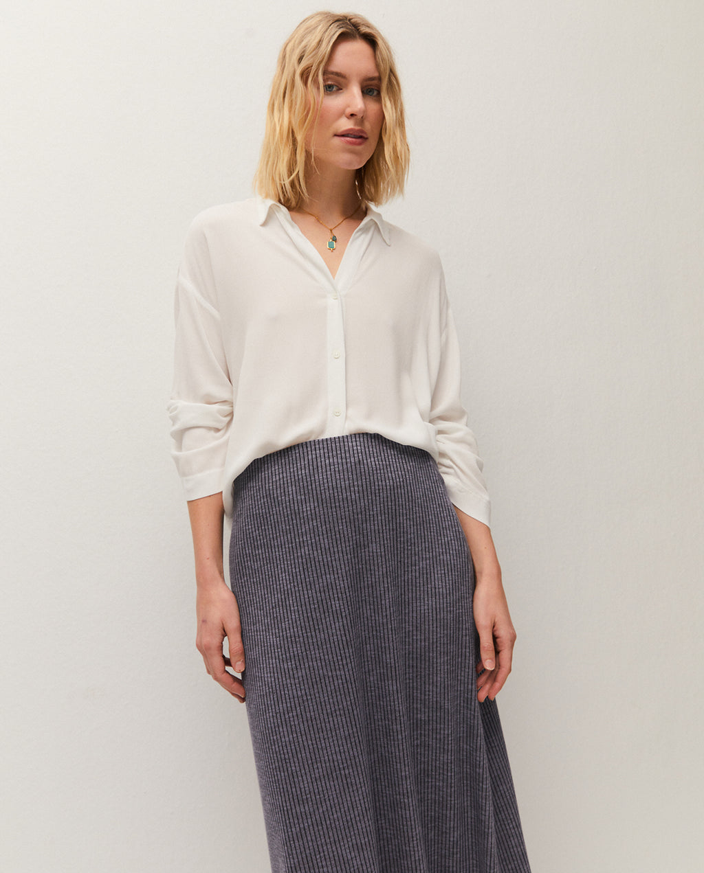 Falda canalé con goma en la cintura