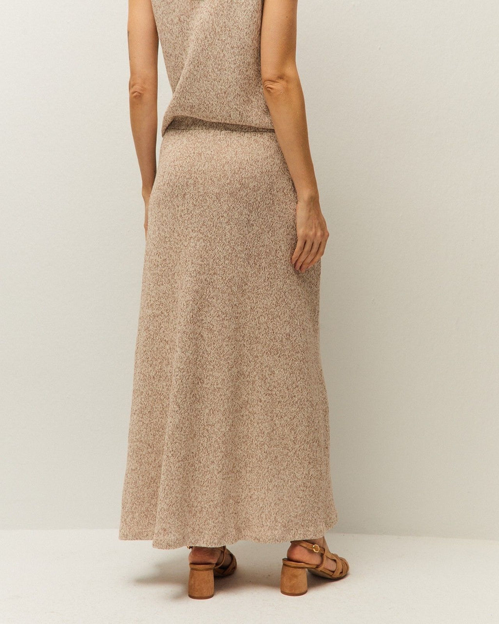 Falda larga punto