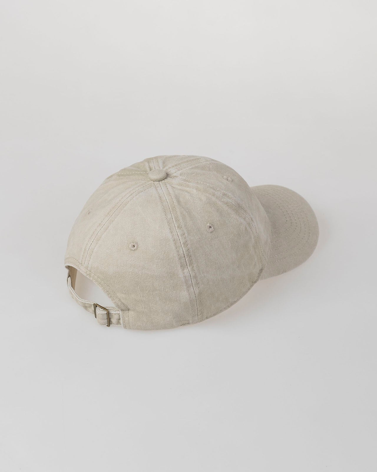 Gorra efecto tintura degastada