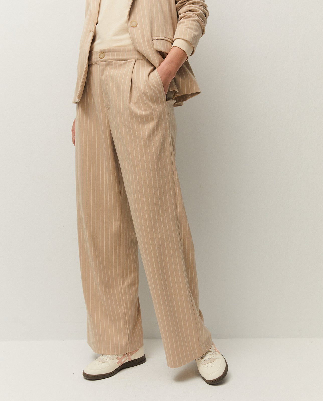 Pantalón raya dipolmática