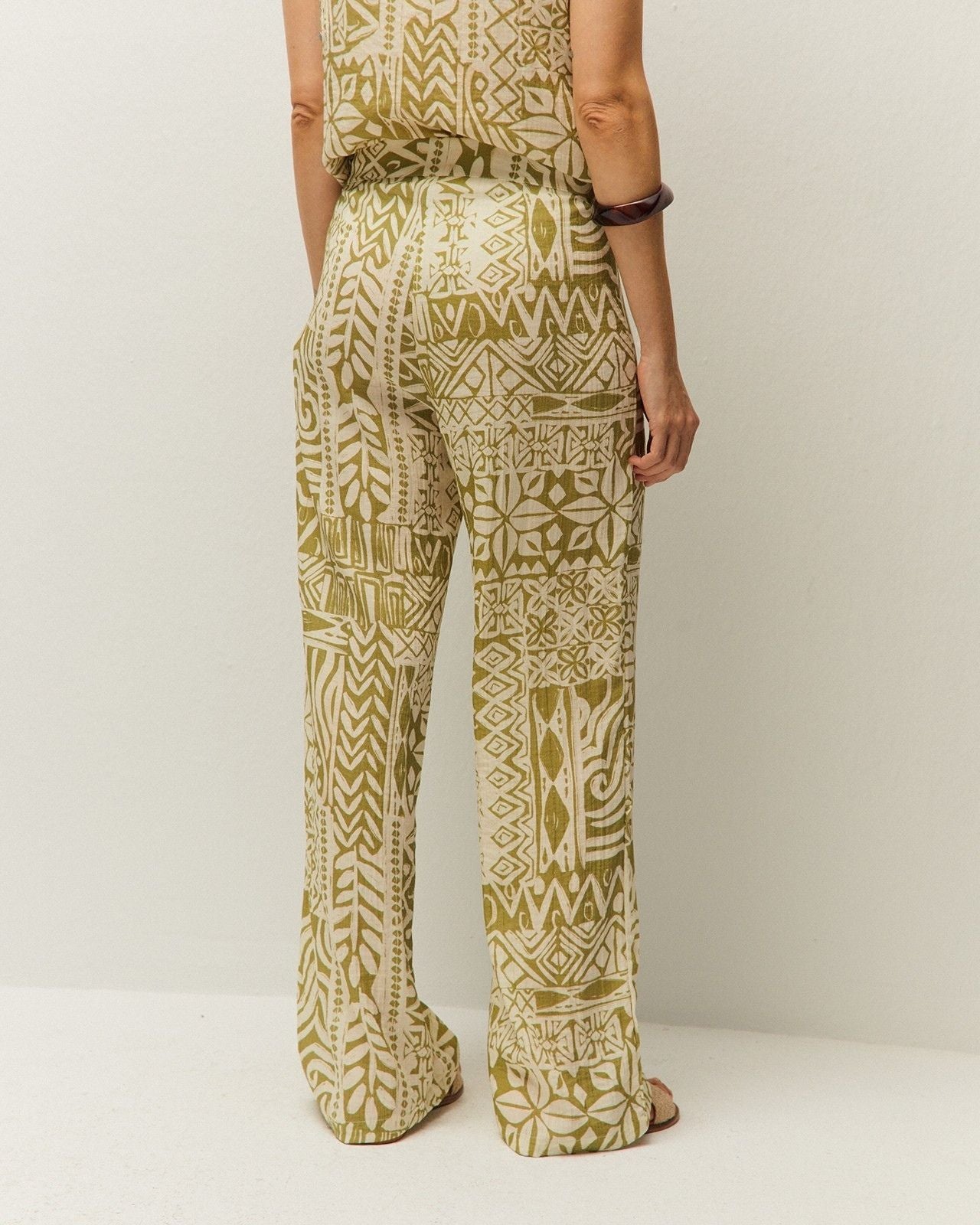 Pantalón estampado geometrico