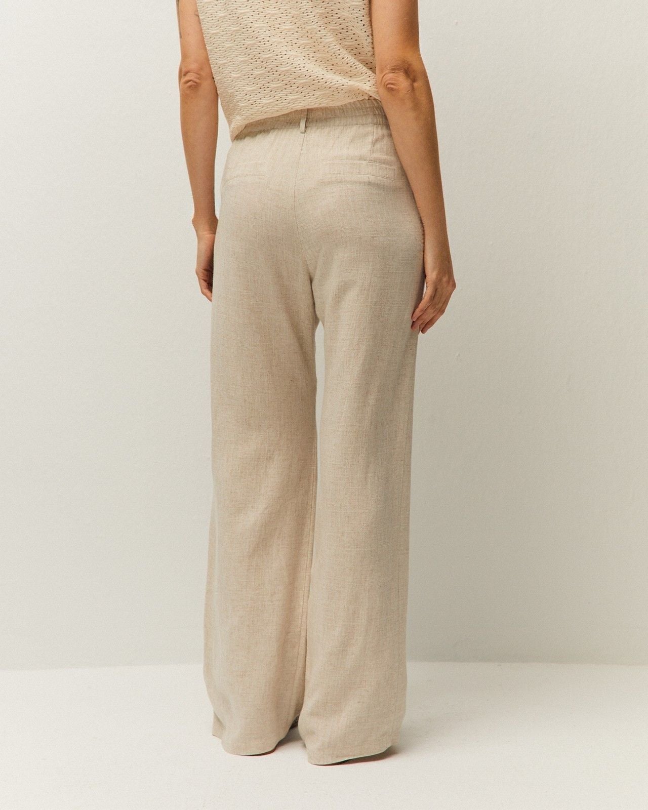 Pantalón lino con botón