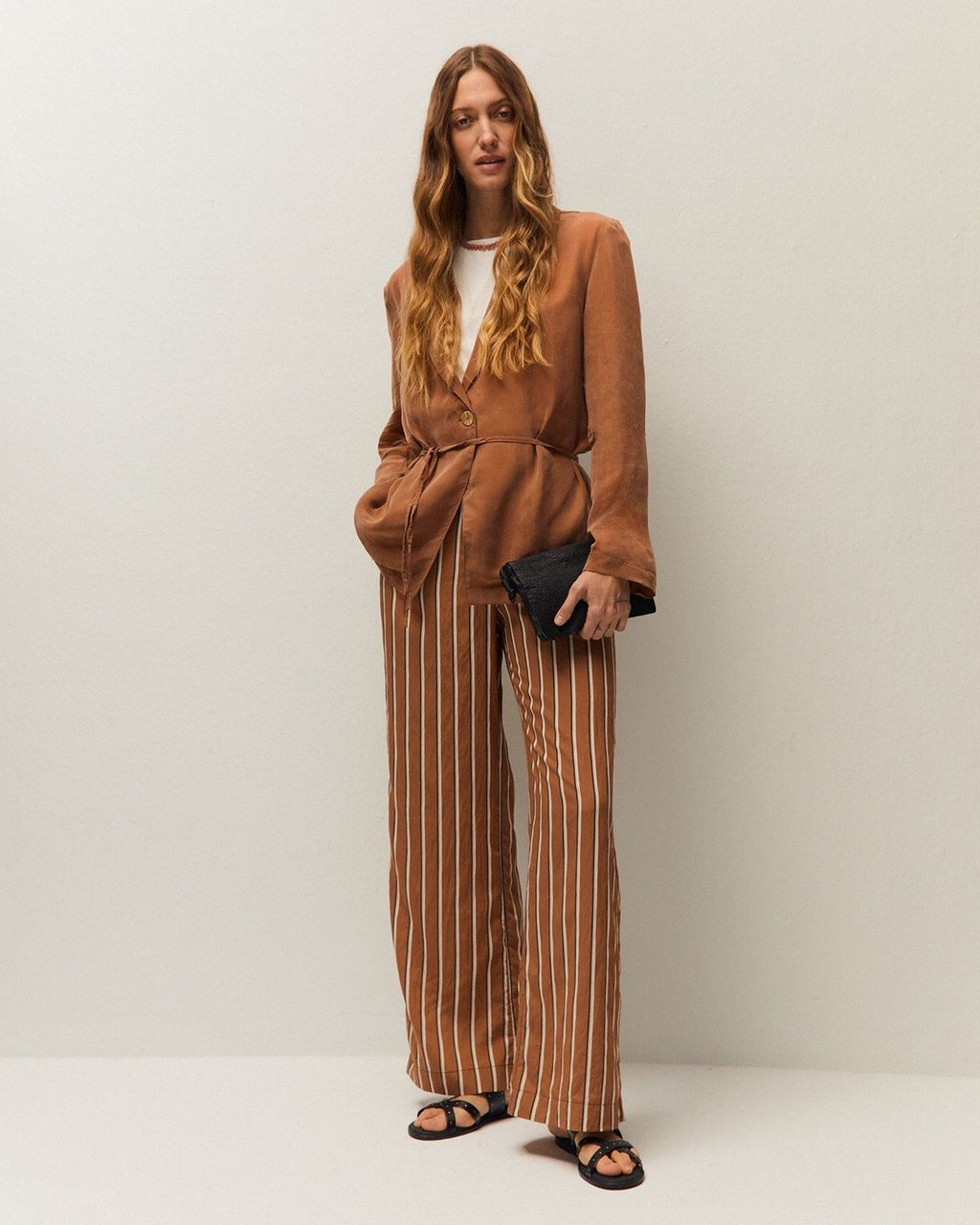 Pantalón ancho de rayas