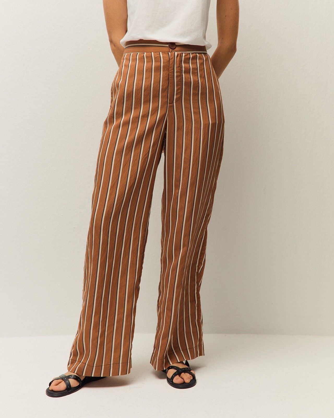 Pantalón ancho de rayas