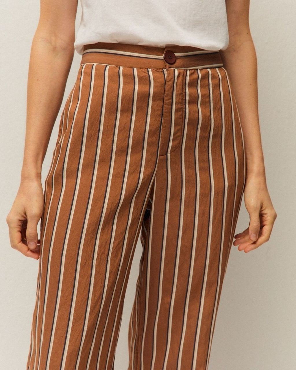 Pantalón ancho de rayas