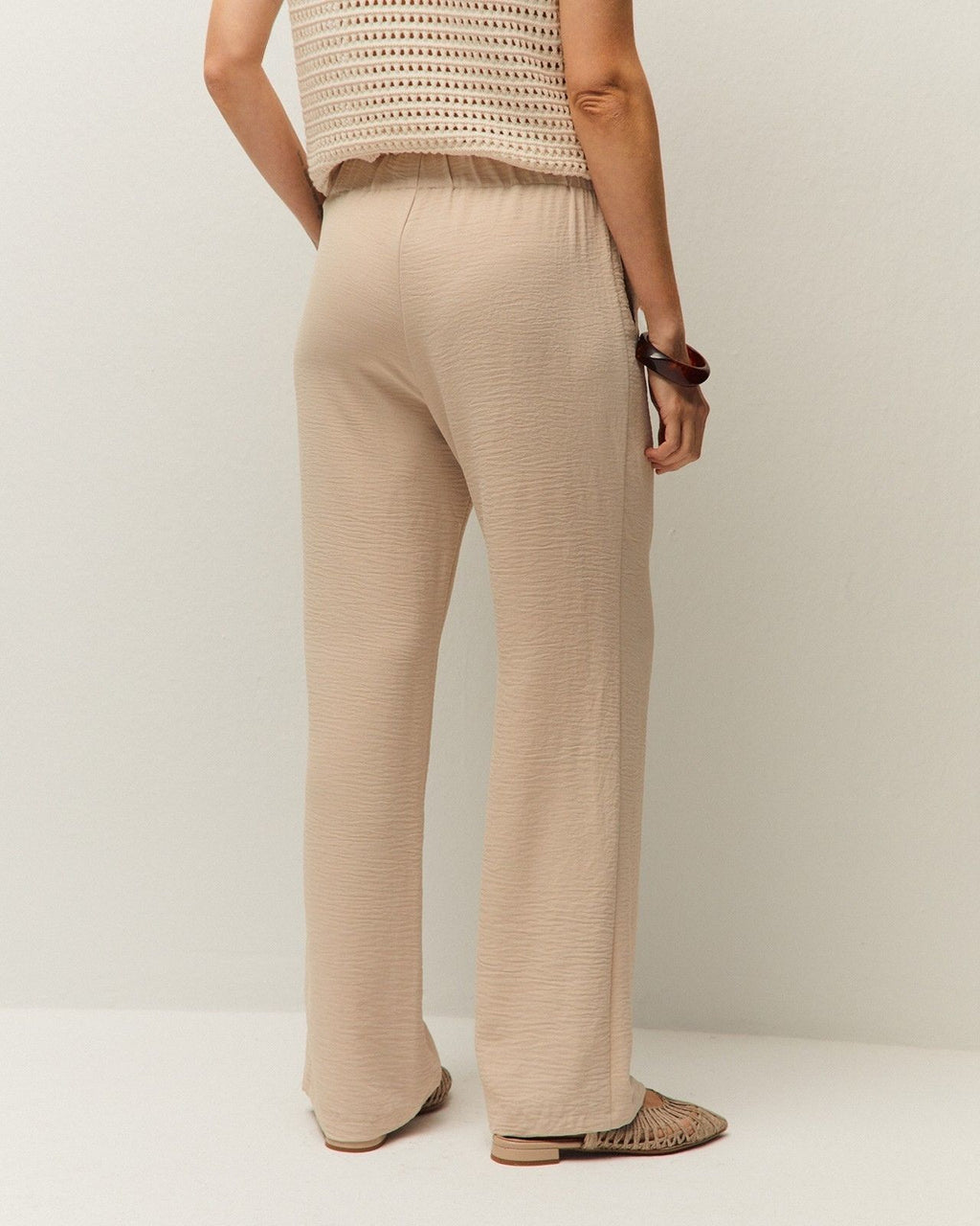 Pantalón recto fluido