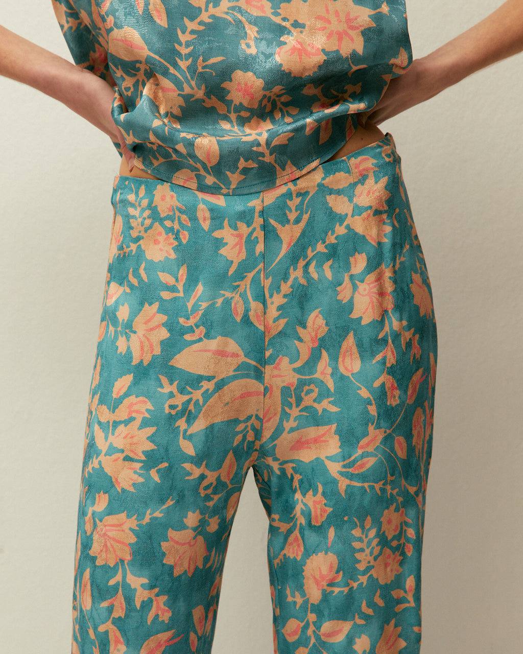 Pantalón estampado floral