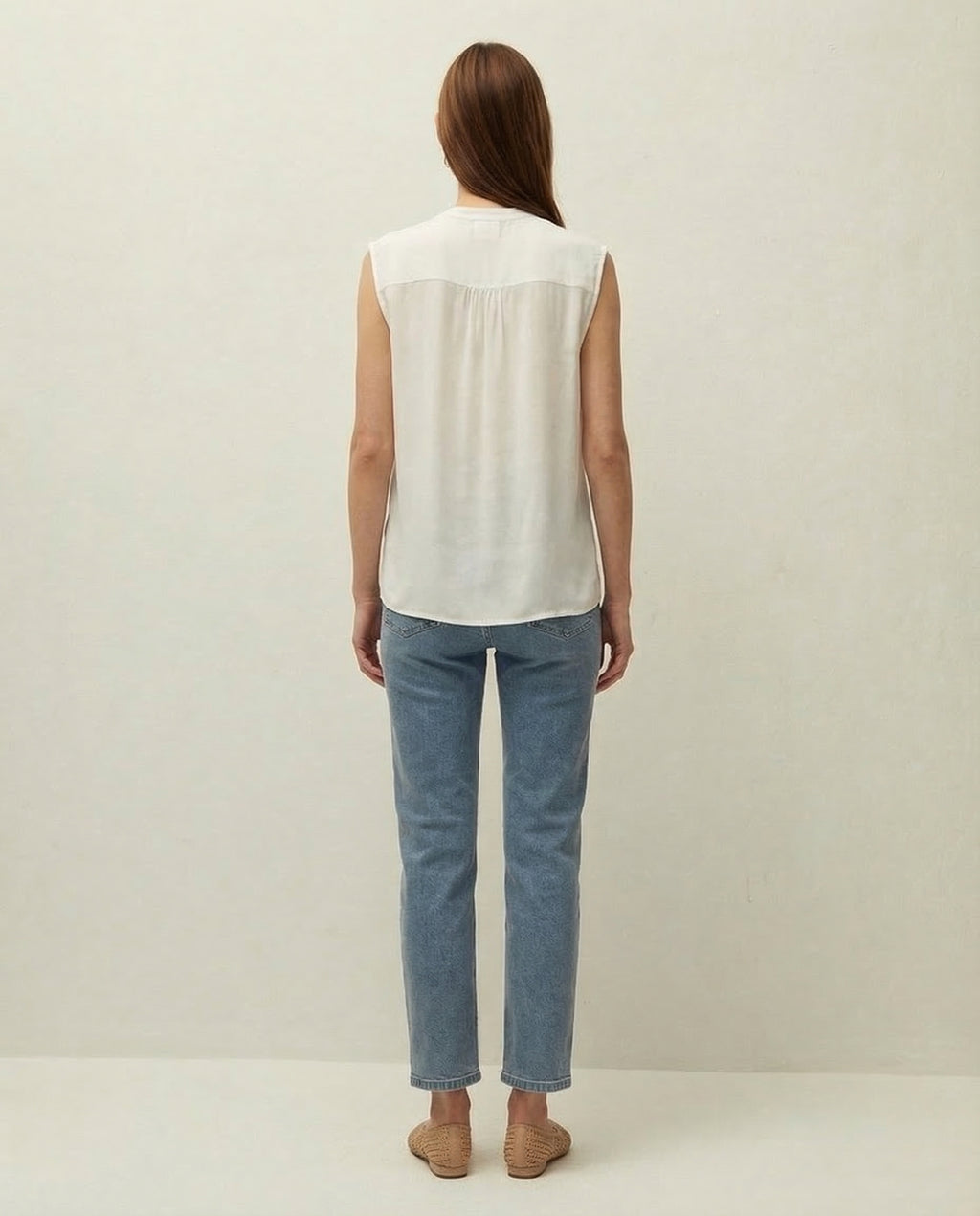 Top sin mangas  cuello mao