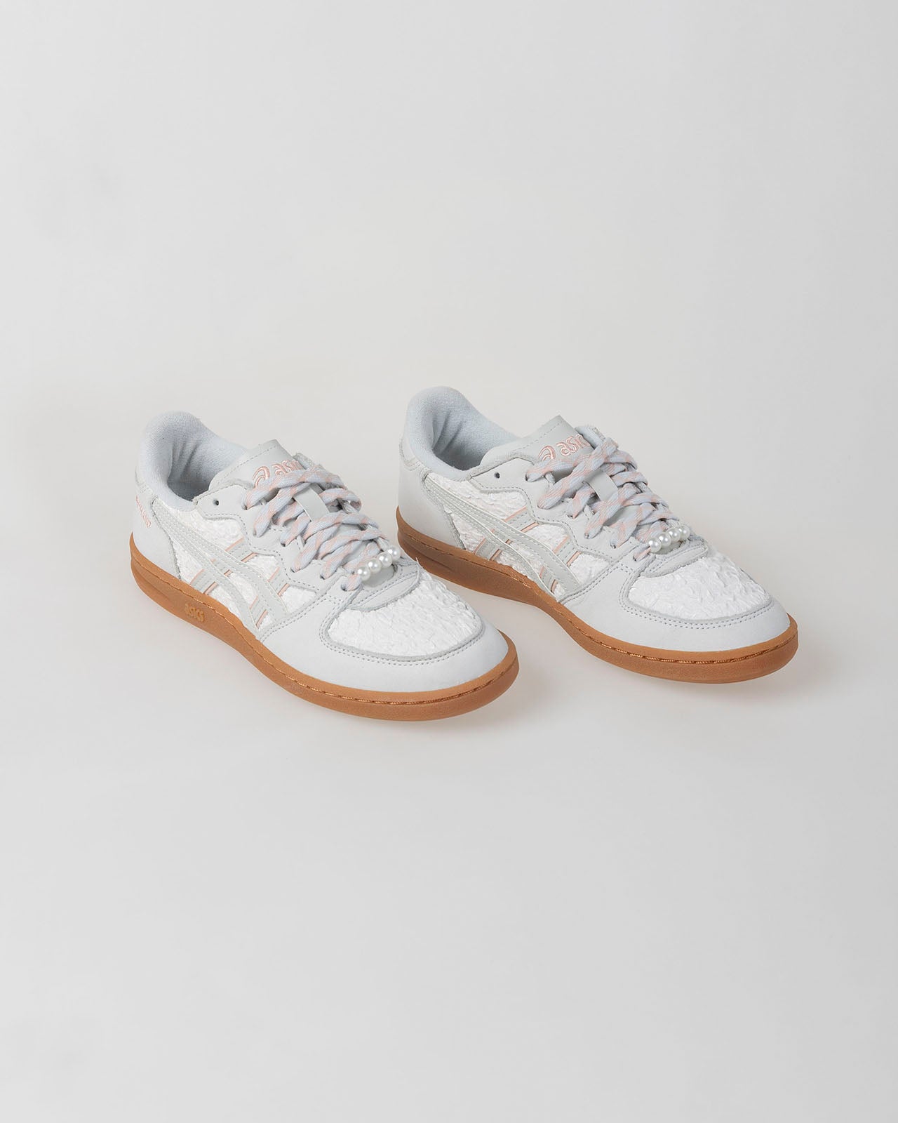 Zapatilla Asics blanca Skyhand OG