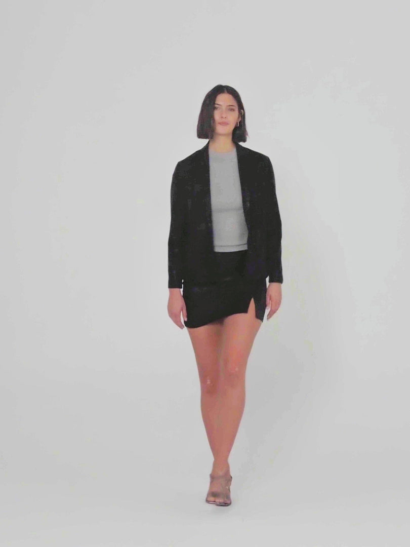 Falda corta con abertura