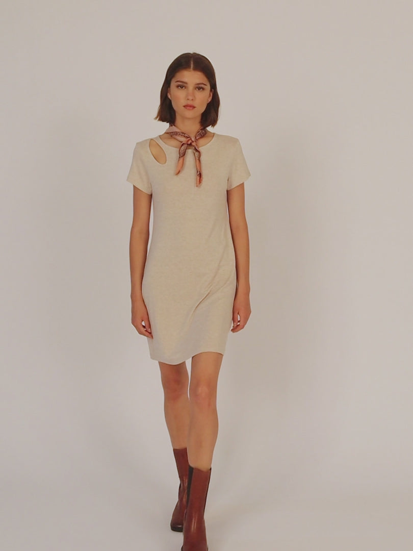 Short dress with short sleeves and cut out detail