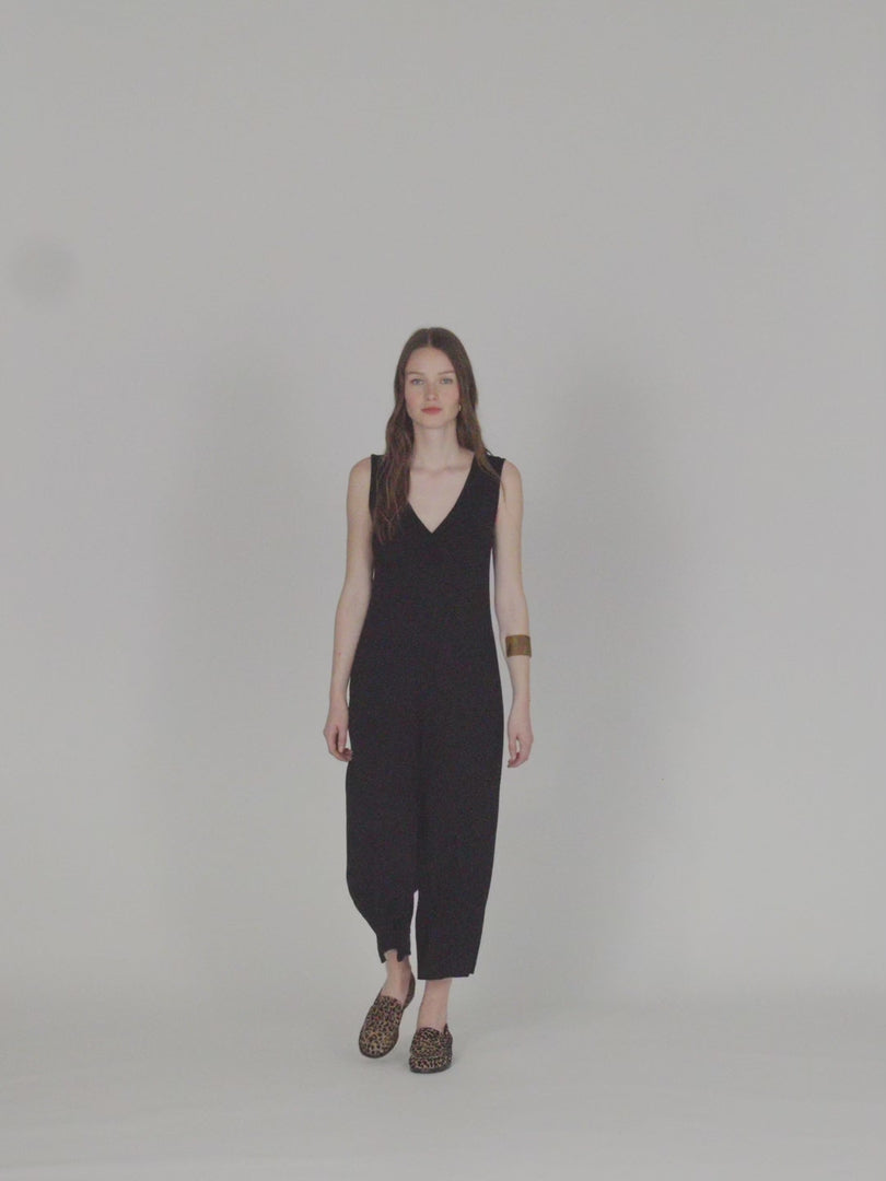 Mono largo escote pico sin mangas